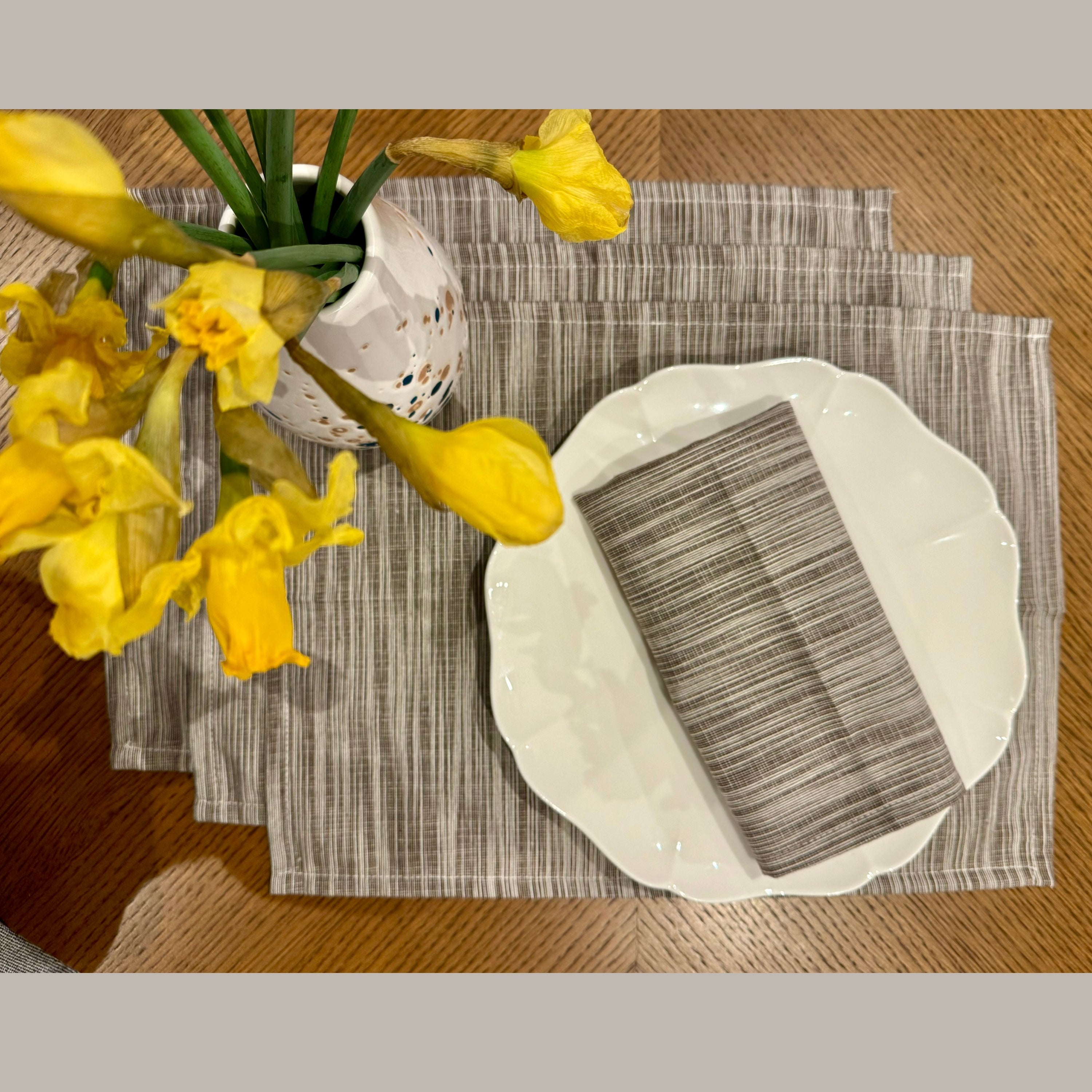 CosyAurora Natural Linen Placemats Set of 4, 30x40cm