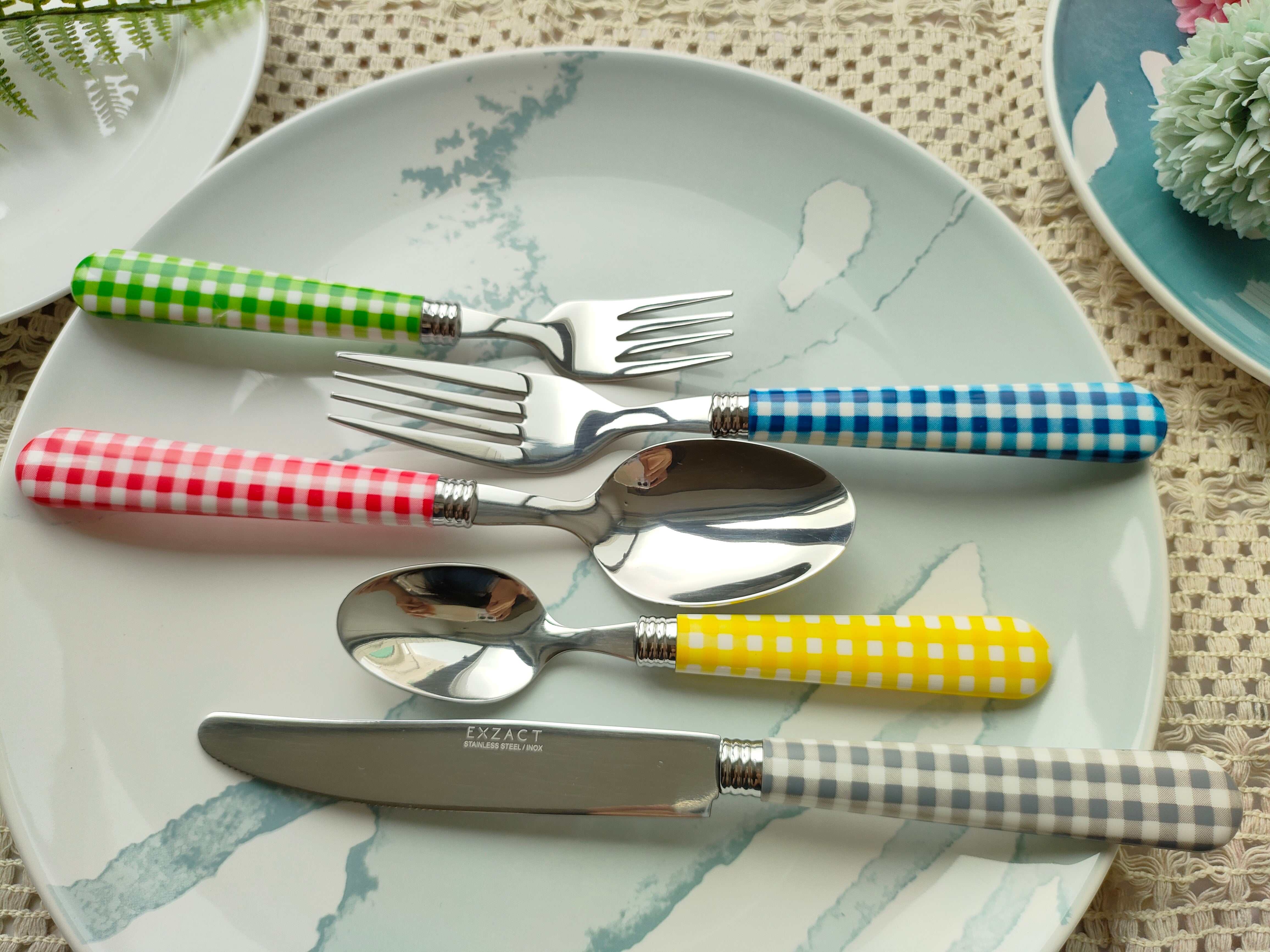 Exzact Cutlery Set 20pcs Stainless Steel Gingham Coloured Handles exzact-cutlery-set-20pcs-stainless-steel-gingham-coloured-handles