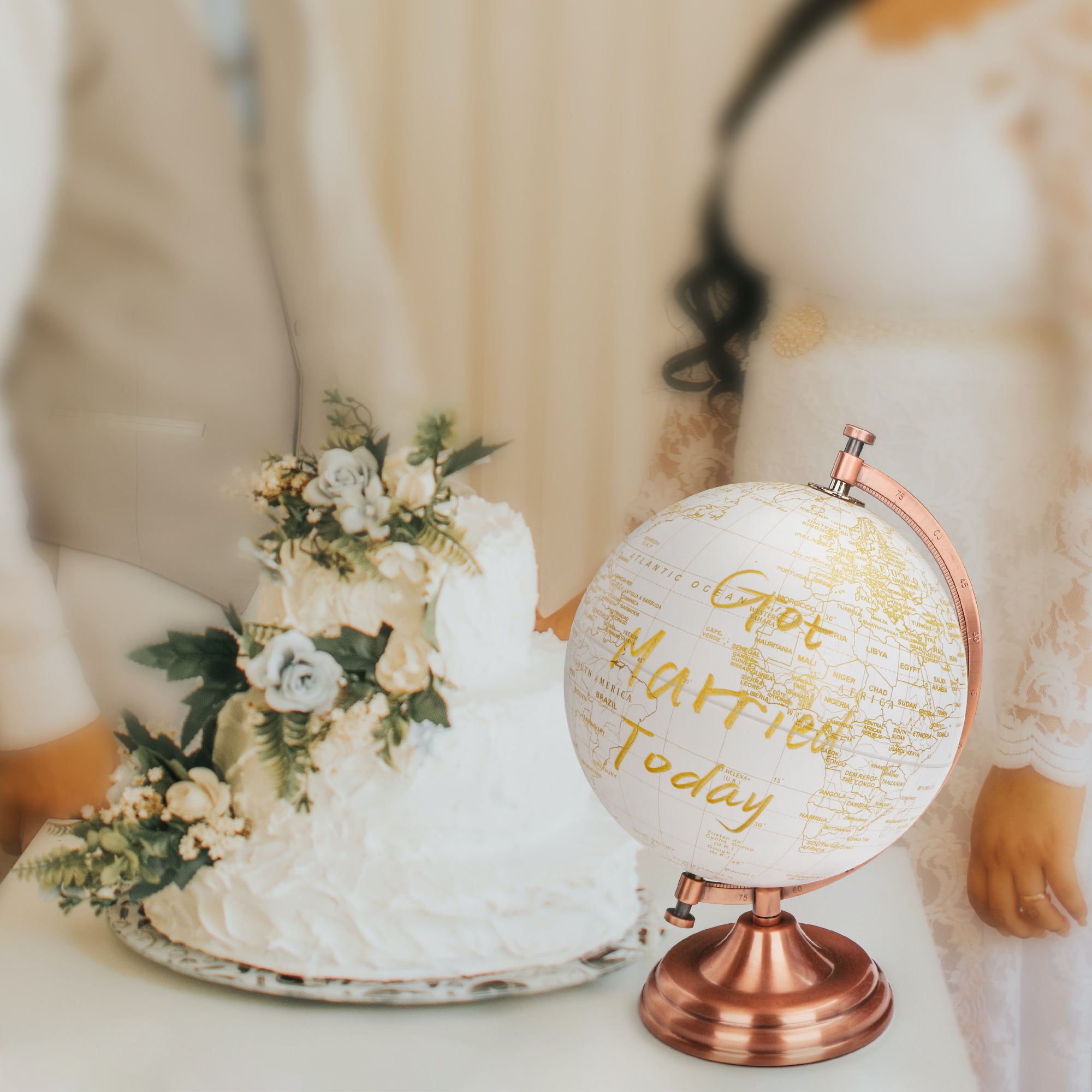 Exerz 20cm Globe Golden and White - Wedding Globe (English)
