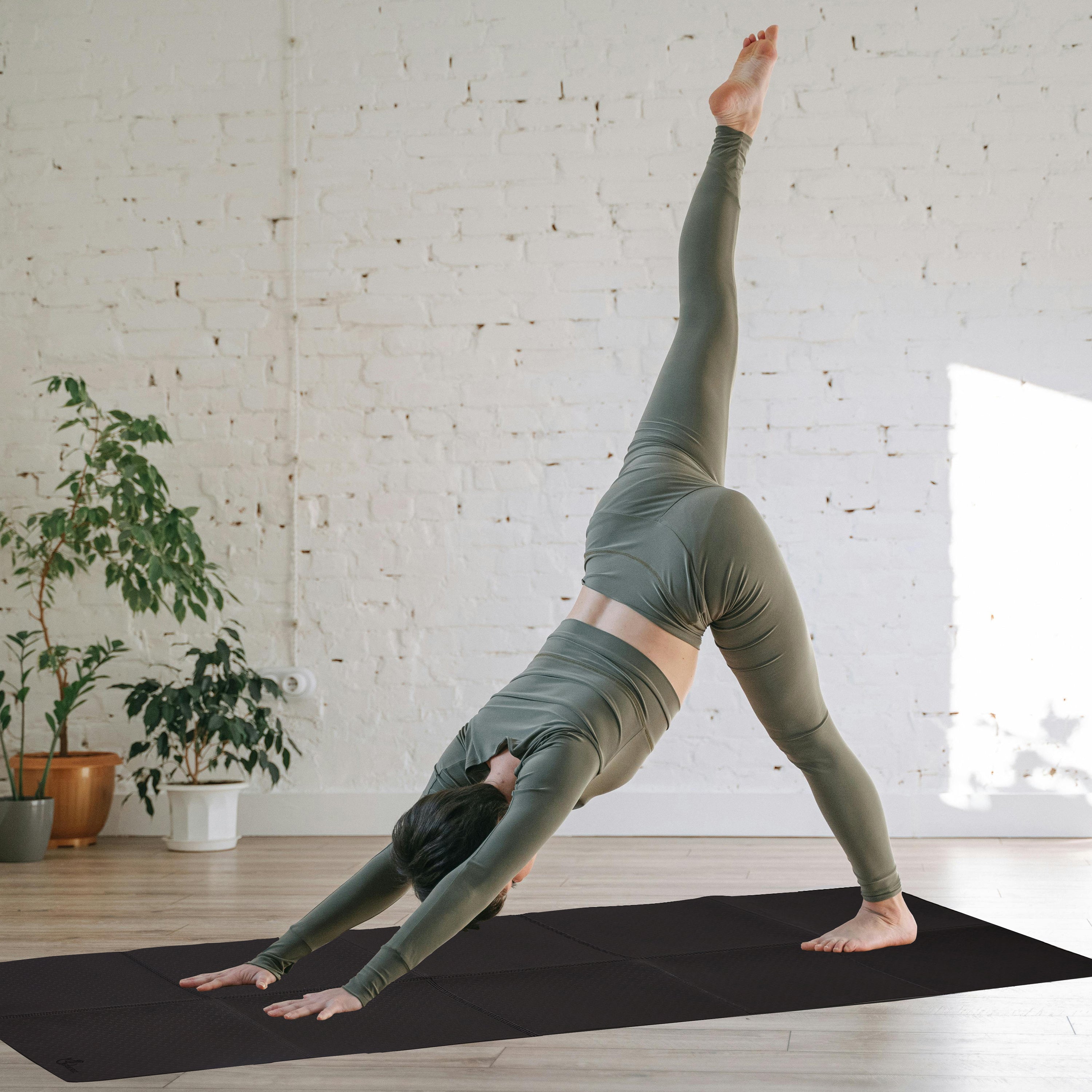 EXERZ Foldable Yoga Mat – Portable, Anti-Slip, Travel & Home Workout