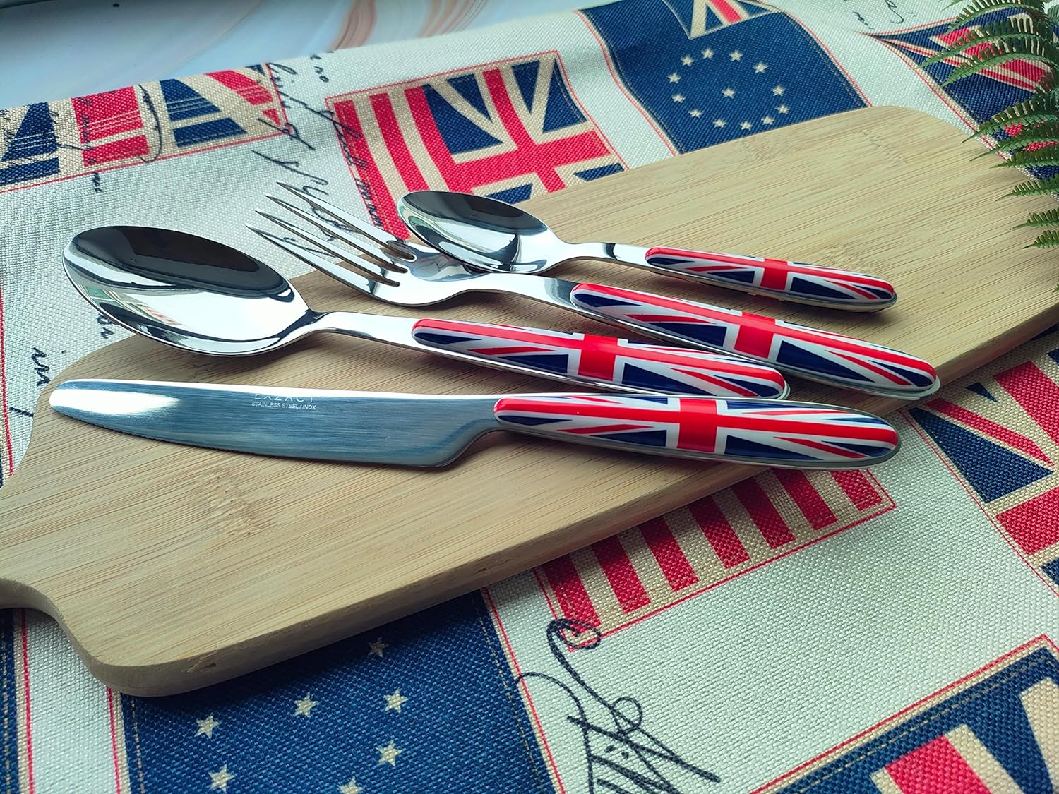 EXZACT Union Jack Cutlery Set of 24, Stainless Steel with Color Handles