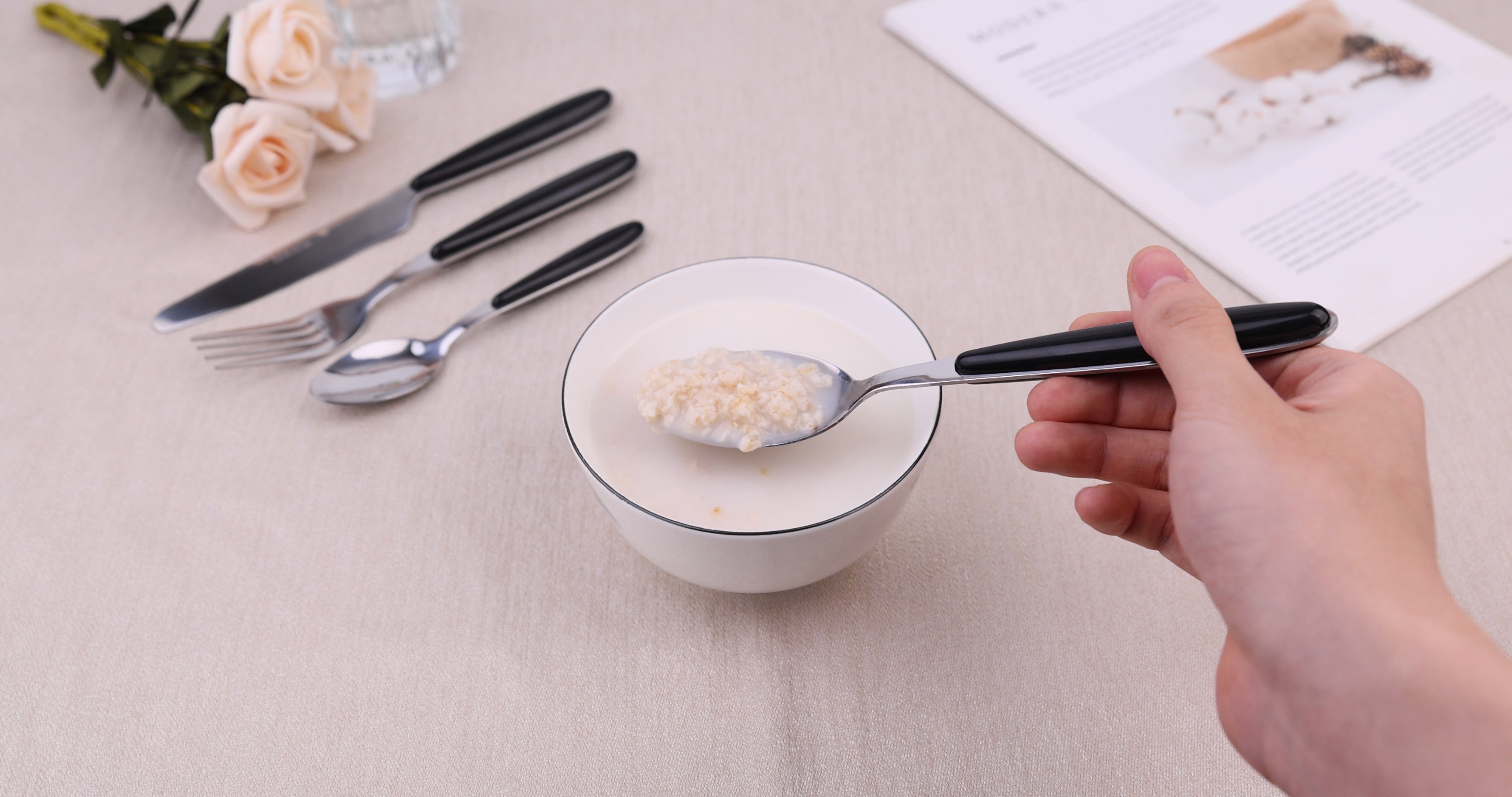 EXZACT Cutlery Set 16PCS - Stainless Steel with Plastic Wide Handles